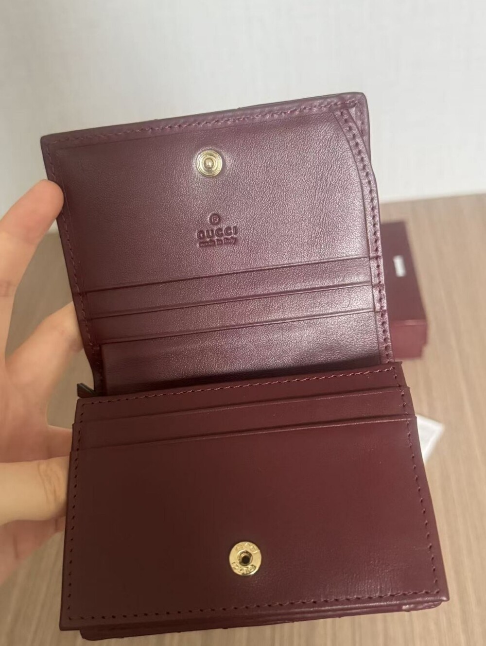 Gucci Quilted Burgundy Leather Compact Wallet with Gold GG - Picture 2 of 7